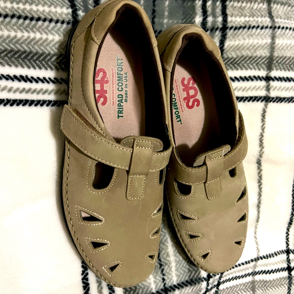 SAS Roamer - Velcro Walking Shoe Size 7 M